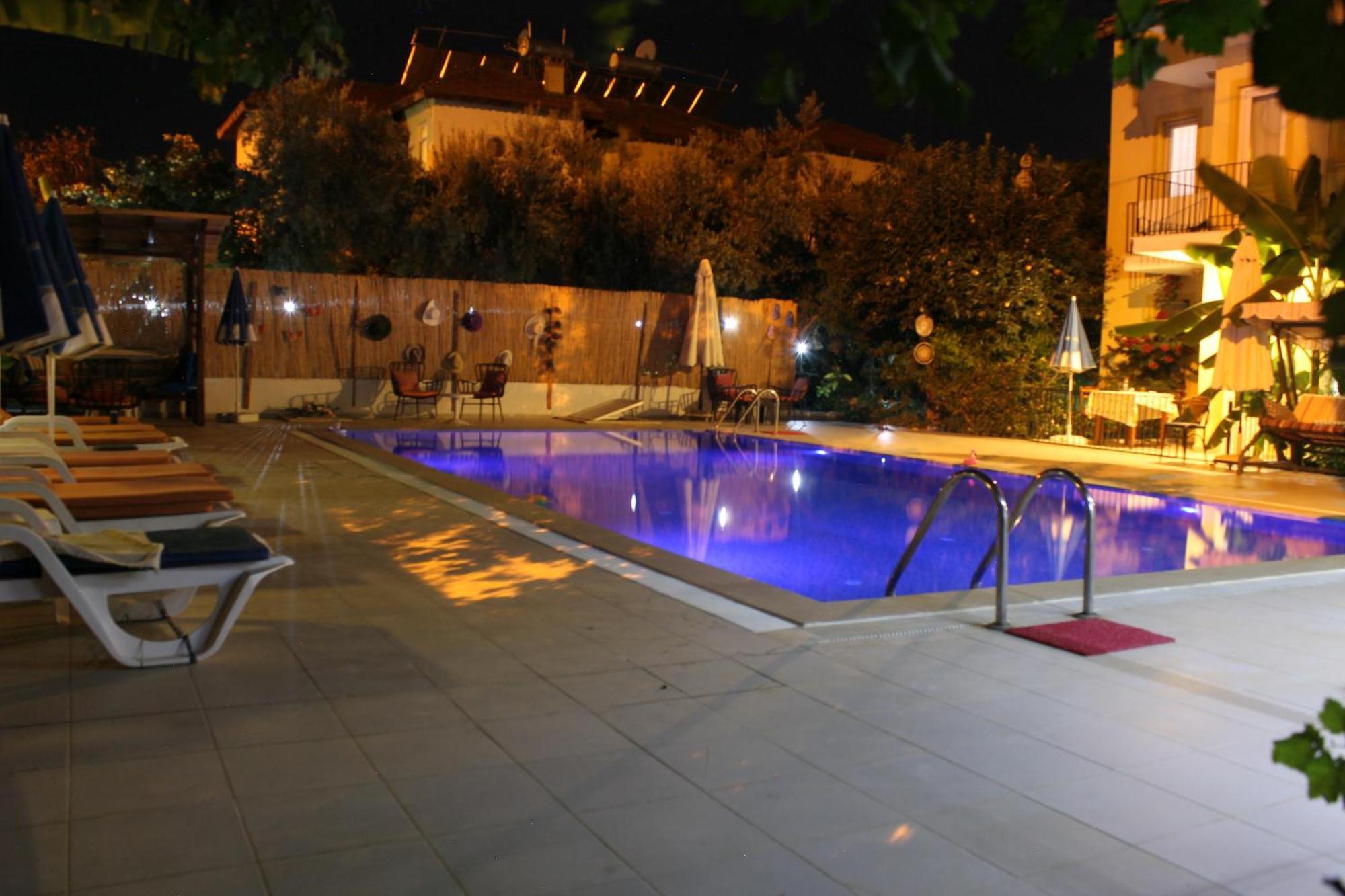 אולודניץ Sarihan Apart Otel מראה חיצוני תמונה