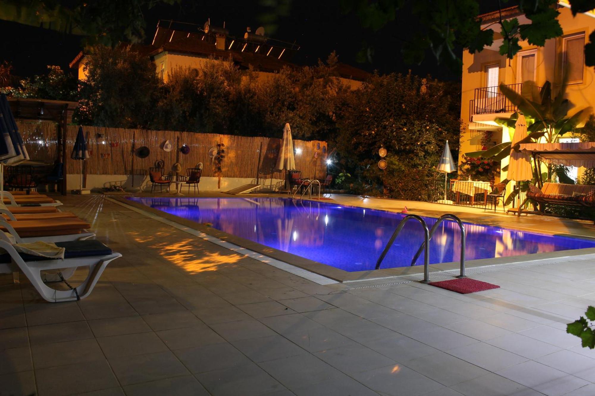אולודניץ Sarihan Apart Otel מראה חיצוני תמונה
